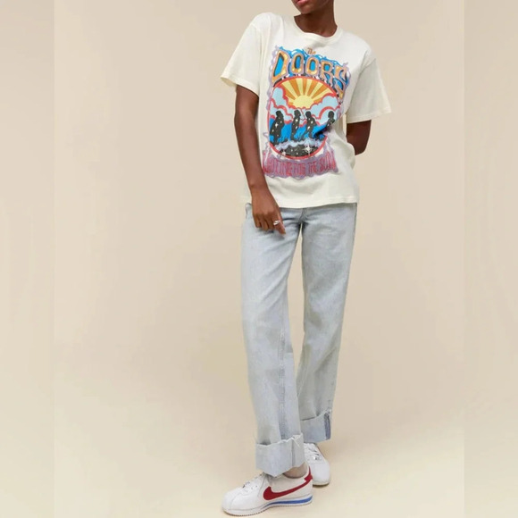 Daydreamer The Doors Waiting For The Sun Boyfriend Tee - Size XS - NWOT - Picture 3 of 9